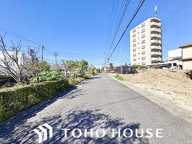 お住まい探しの中で是非チェックして頂きたいのが、前面道路の交通量と安全性です。