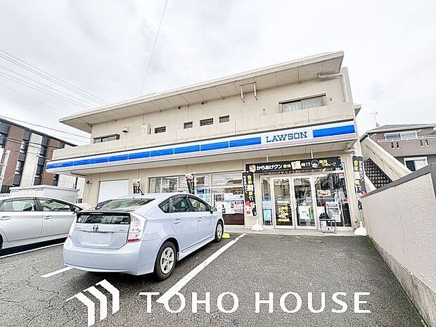 ローソン楽園町店 180m