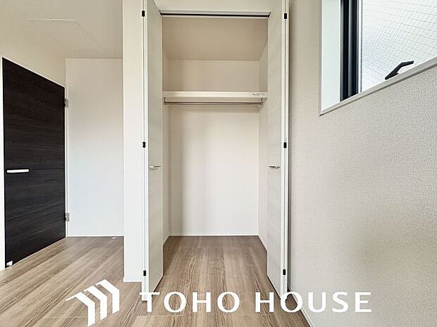 各部屋を最大限に広く使って頂ける様、全居住スペースに収納付。プライベートルームはゆったりと快適に。