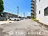 駐車場：敷地内駐車場（空の加工を生成AIで行っています。）