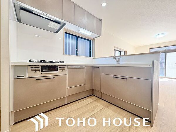 忙しくて慌ただしい毎日でも、綺麗が続く理想のキッチン。毎日使う場所は自分らしいスタイルで輝き続ける。