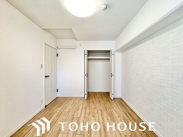 無駄を省き有効に活用した収納スペース。細々したモノを片付けられて便利です。