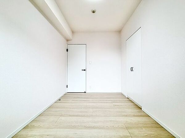 過ぎ行く時間をゆったりと感じることができる落ち着いたお部屋。プライベートな時間を満喫できます。