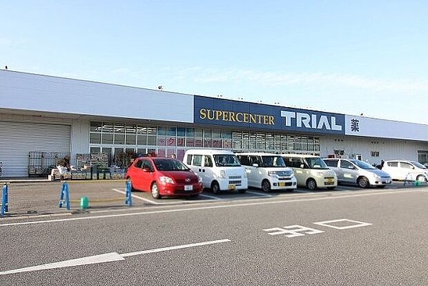 スーパーセンタートライアル半田亀崎店379m