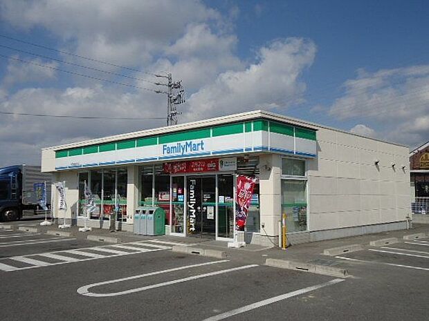 ファミリーマート半田岩滑西町店431m