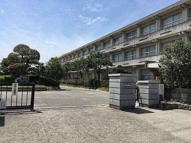 半田市立花園小学校 672m