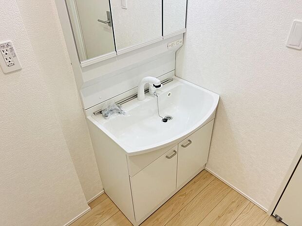 ◆洗面化粧台(シャワー付き)◆