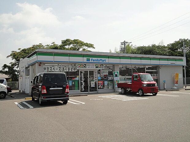 ファミリーマート武豊冨貴駅東店1316m