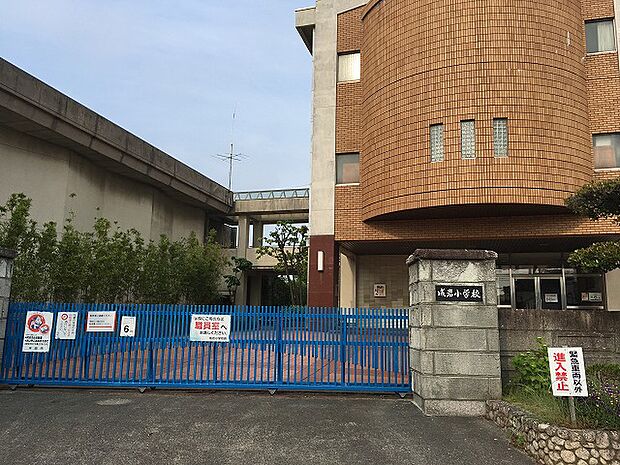 半田市立成岩小学校 706m