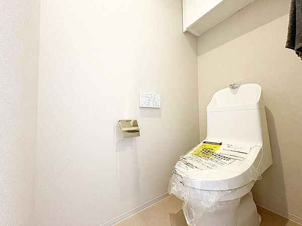 温水洗浄便座備え付けの清潔感のある快適なトイレ空間♪(2026年9月撮影)