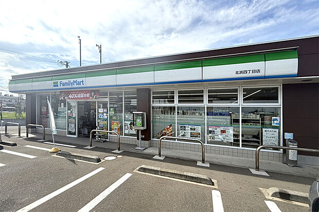 ファミリーマート北浜四丁目店 徒歩5分