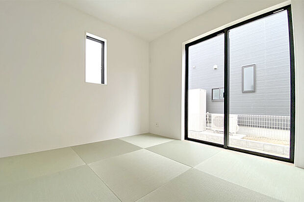 (和室) お子様の遊び場や客間としても活躍する和室♪お昼寝場所としても良いですね!