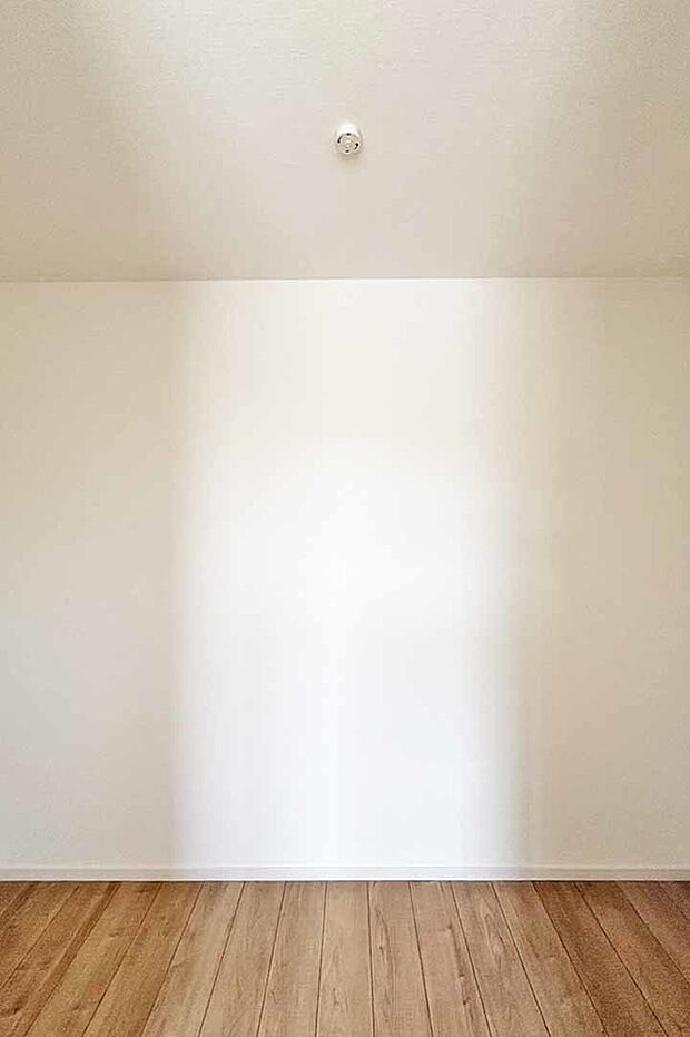 (ウォークイン)空間を有効活用できる大容量のウォークインで衣服を一括収納!
