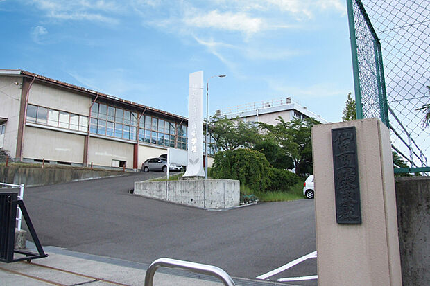 仙台市立鶴谷中学校 徒歩11分