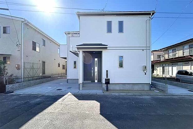 (現地写真)前面道路広く開放的!