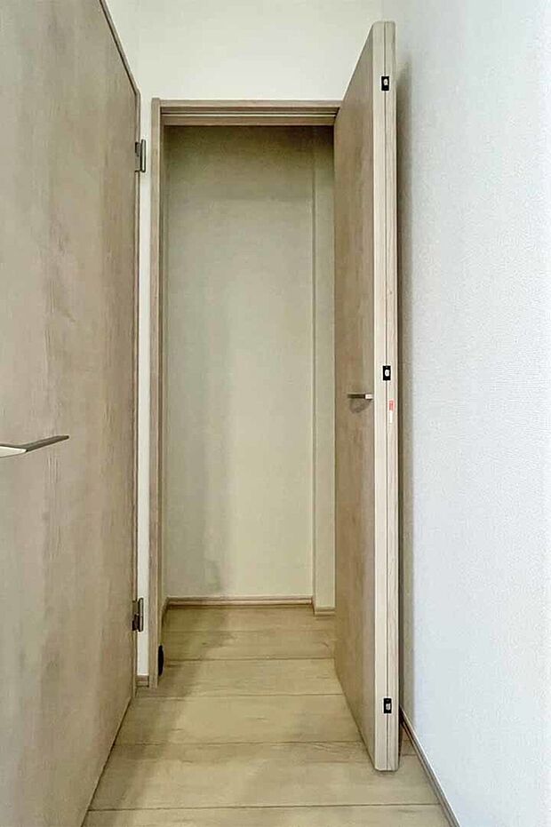 (キッチン収納)棚を設けて空間を最大限活用するのもオススメ!