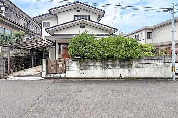 広々した敷地でお庭や駐車スペースも理想が叶います！現地（2026年7月）撮影