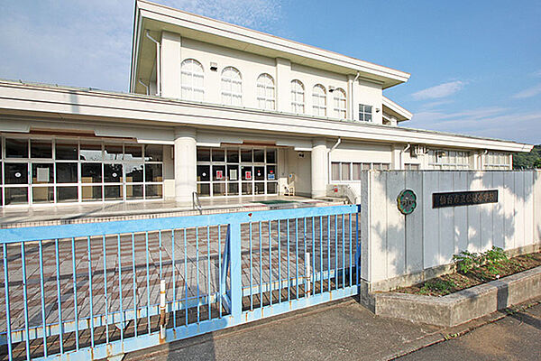 仙台市立泉松陵小学校　徒歩6分