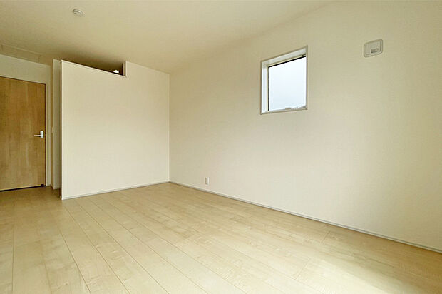(洋室)大きなお部屋にウォークイン!主寝室にいかがでしょうか?
