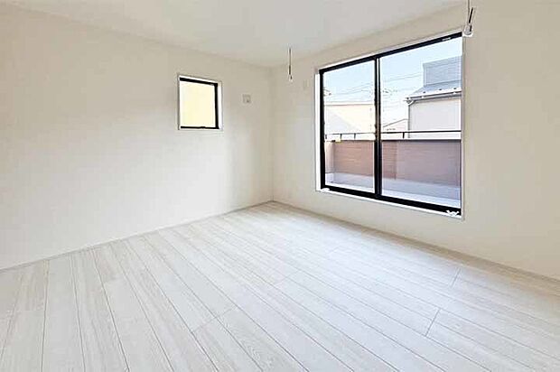 (洋室)大きなお部屋にウォークイン!主寝室にいかがでしょうか?