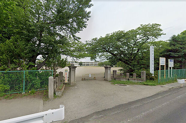 船岡小学校　徒歩9分