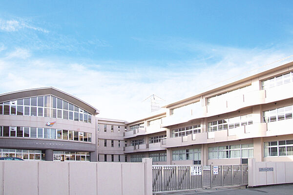 柳生中学校　徒歩10分