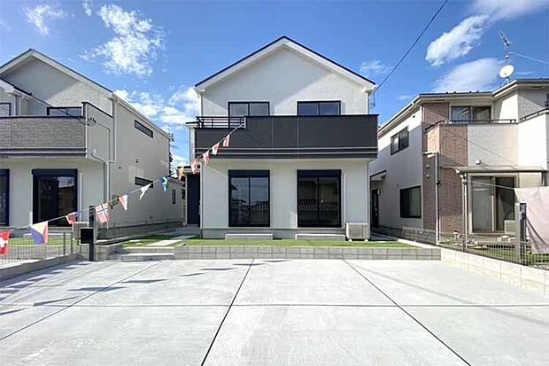 (現地写真)角地で開放的!60坪超の敷地!