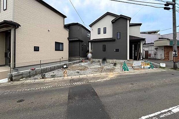 お子さまの入浴も安心なキッチン後ろから繋がる脱衣所!現地(2026年9月)撮影