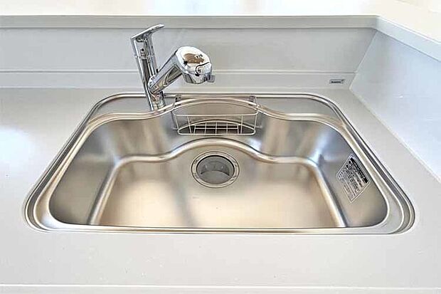 (浄水器付混合水栓)傷や錆もつきにくいステンレス製のシンクに浄水器付混合水栓付き♪