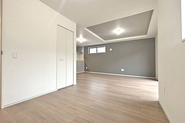 (LDK)22帖の広々LDK♪追加工事で間仕切りを付ければ1階に1部屋追加可能!