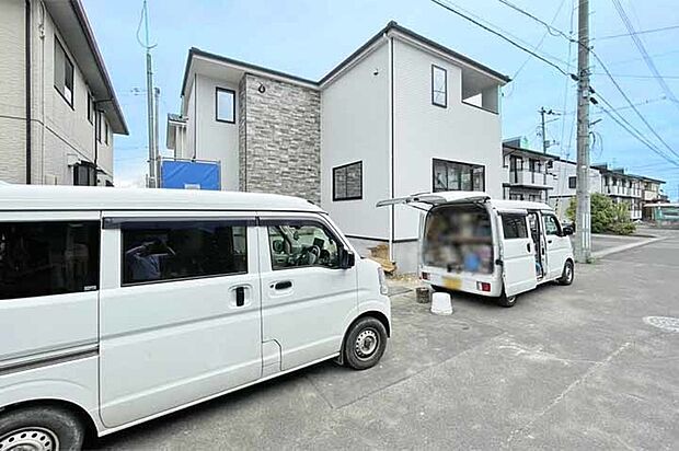 主寝室にもWIC完備！1・2階で分けて家族みんなで使えます！現地（2026年10月）撮影