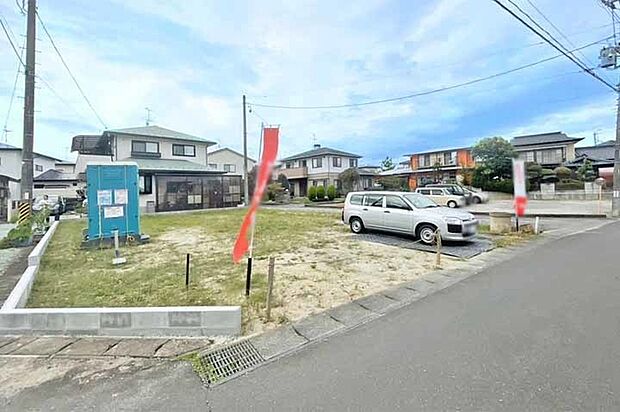 2階ホールからバルコニーへ!急な雨でも安心なホスクリーンも完備!現地(2026年10月)撮影