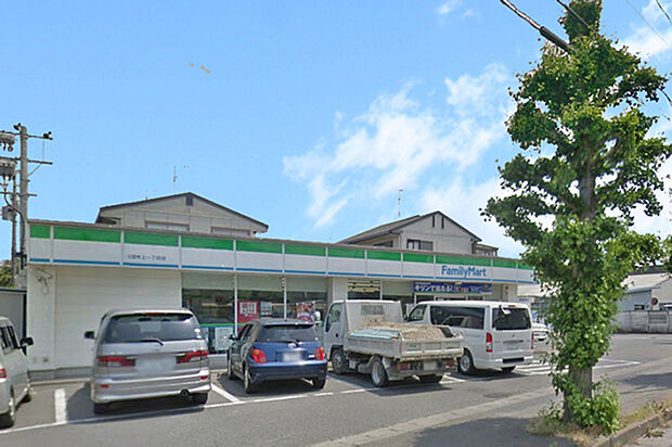ファミリーマート岩沼吹上一丁目店 徒歩17分