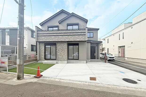 開放的な角地物件！陽当たりも十分に確保♪現地（2026年7月）撮影