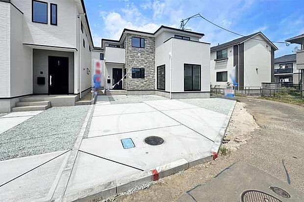駐車3台OK!来客時にも嬉しいですね!現地(2026年7月)撮影
