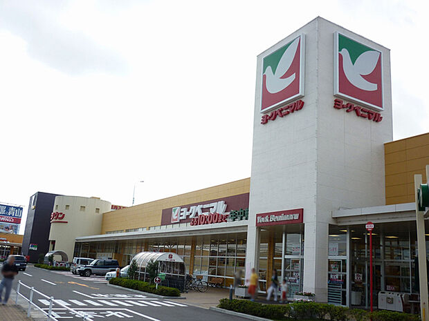 ヨークタウン市名坂店　徒歩9分