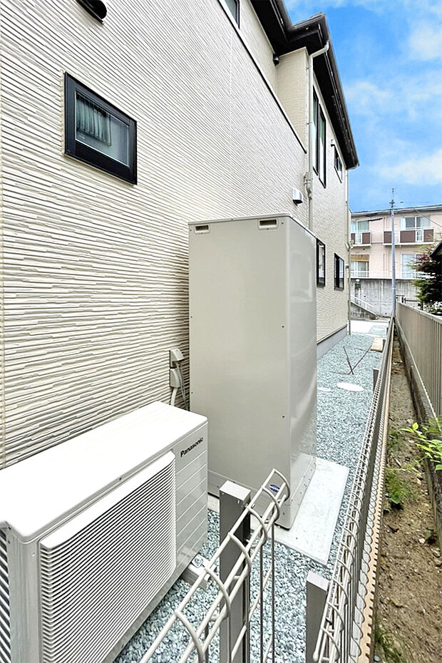 深夜電力でタンクへの貯湯・沸きあげを行い、ガス給湯器より光熱費を抑えた省エネ生活♪
