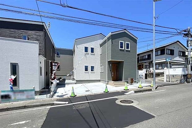 (現地写真)徒歩圏内に多彩な住環境!