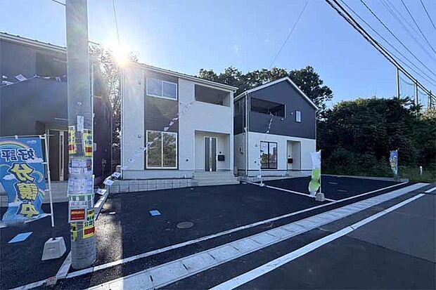 （現地写真）前面道路広く開放的！