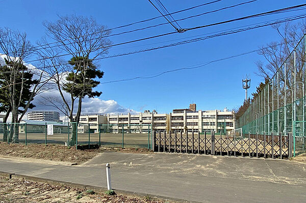 名取市立みどり台中学校　徒歩11分
