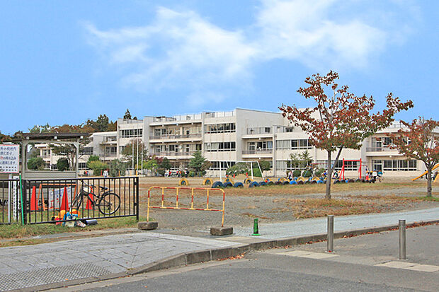 大和町立吉岡小学校　徒歩11分