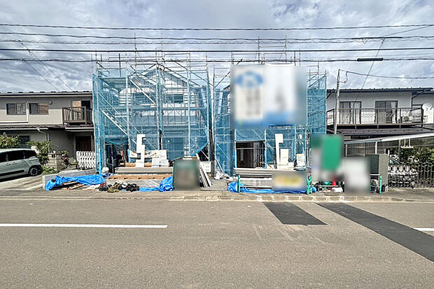 ご夫婦でのお車所有も可能な並列駐車2台!安心の長期優良住宅♪現地(2026年9月)撮影