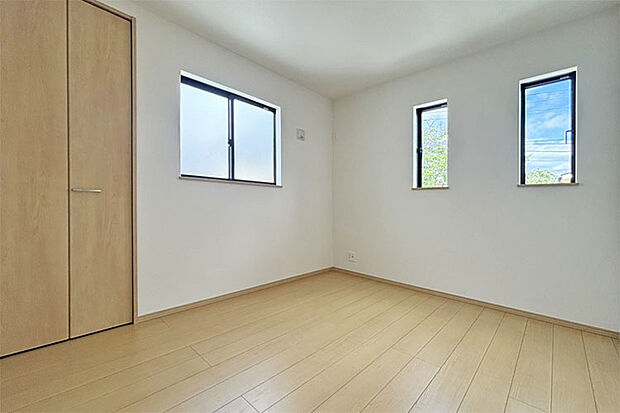 （洋室） 全室フローリングでお手入れもラクラク♪お子様の一人部屋としても良いですね！