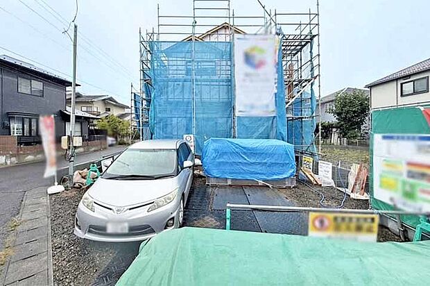 開放的な角地物件!前面道6.2mと駐車もスムーズな広さ!現地(2026年9月)撮影