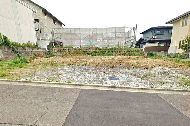 小学校徒歩6分♪子育て世帯も安心の立地！現地（2026年7月）撮影