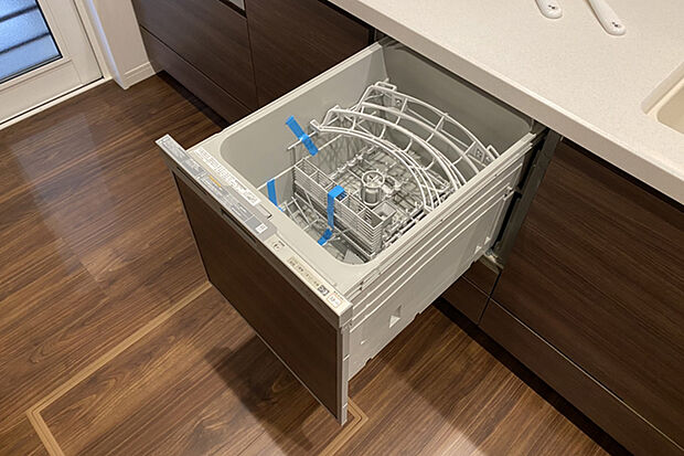 約5人分の食器が洗える食洗機。伸びるノズルで隅々まで洗う「タワーウォッシャー」採用