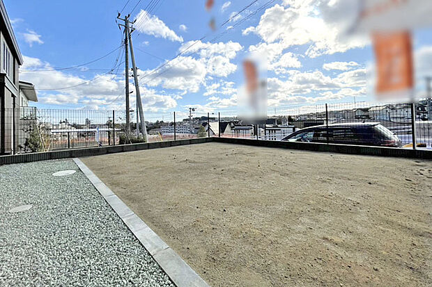 (お庭)広々としたお庭を完備!BBQやお家キャンプもできそうなスペースです♪