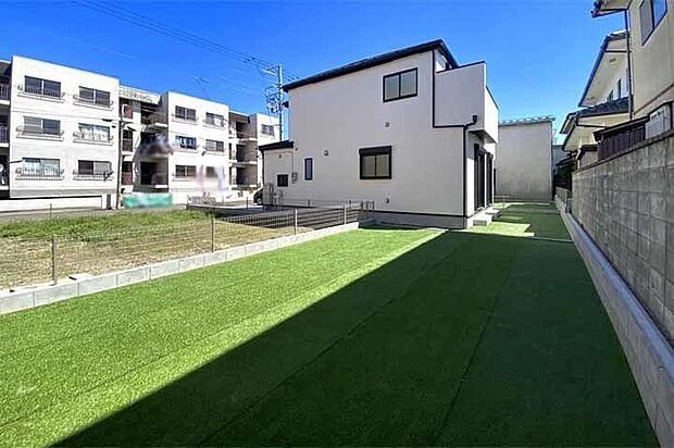 2部屋に繋がる南向きバルコニー!現地(2026年4月)撮影