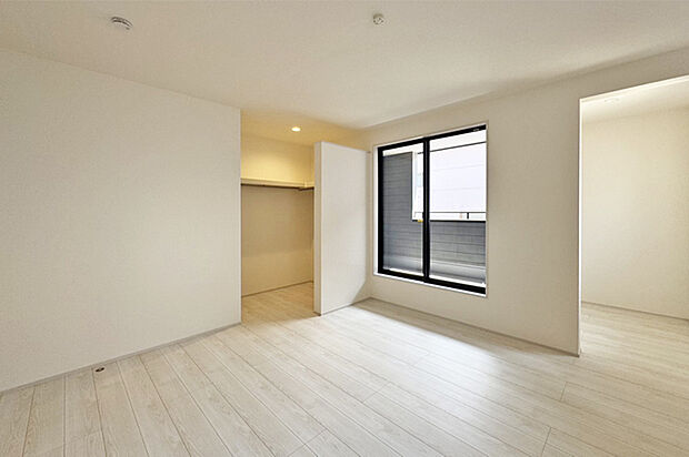 (洋室)大きなお部屋にウォークイン!主寝室にいかがでしょうか?