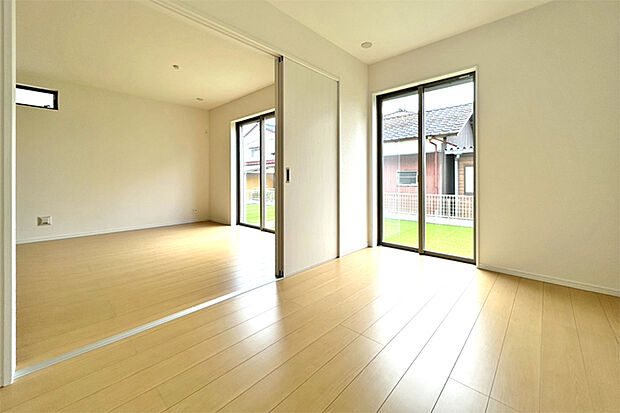 (洋室)リビングと続きの洋室は使い勝手がGOOD♪